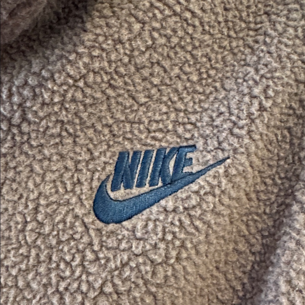 Nike Women's Sports Utility Fleece Vest, Cacao Brown, Size Medium - Picture 7 of 11